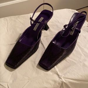 Snake skin kitten heel pumps so sexy!